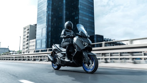 2025 XMAX 125