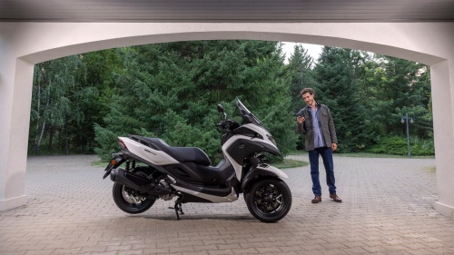 2026 Tricity 300 / Airbag