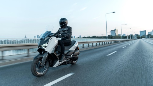 2025 XMAX 300 Tech MAX
