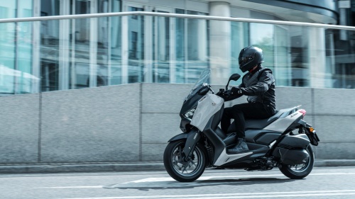 2025 XMAX 300 Tech MAX