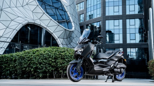 2025 XMAX 125