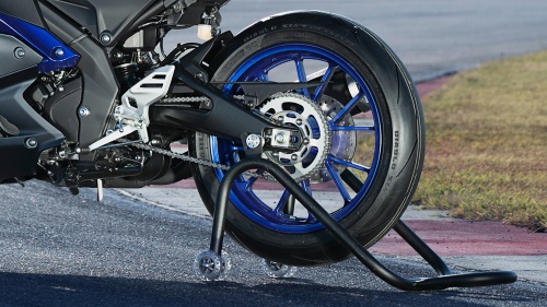 2023 R125