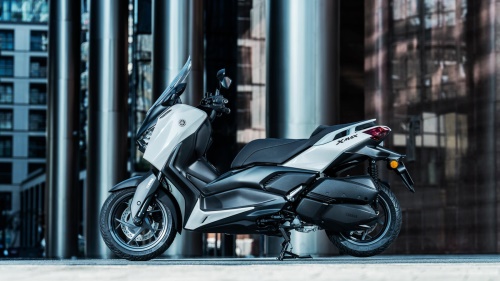 2025 XMAX 300 Tech MAX