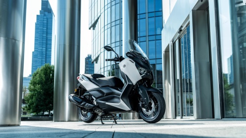 2025 XMAX 300 Tech MAX