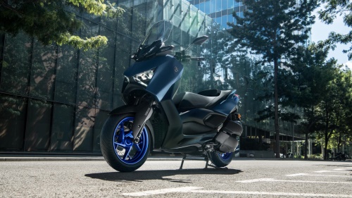 2023  XMAX 300