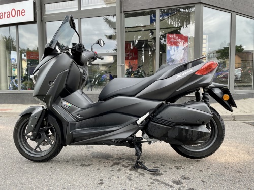 XMAX 300