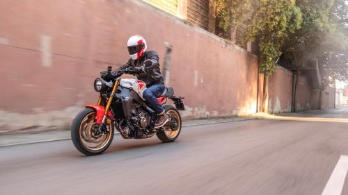 2025 XSR900