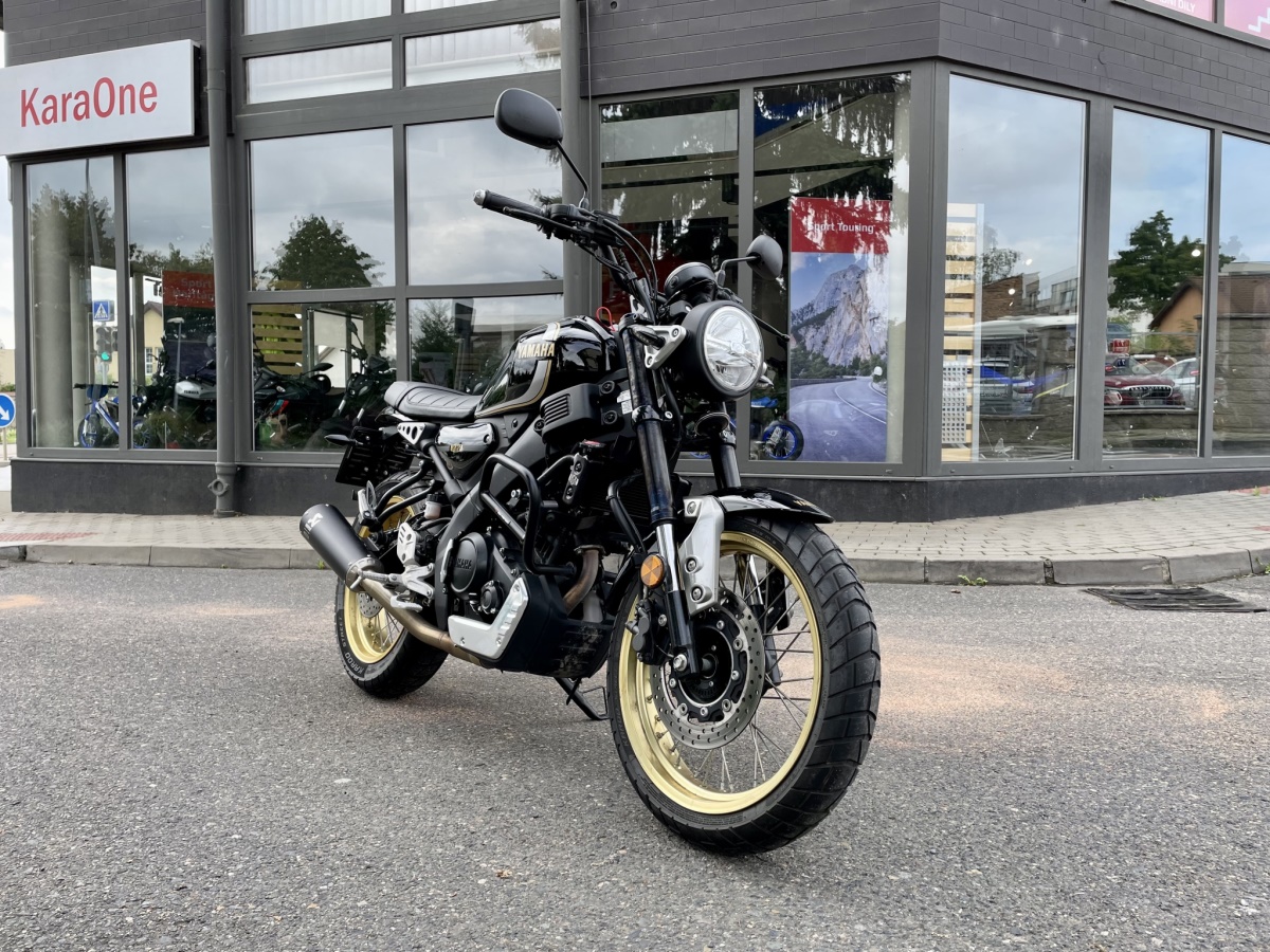 XSR125 Legacy + Akrapovič