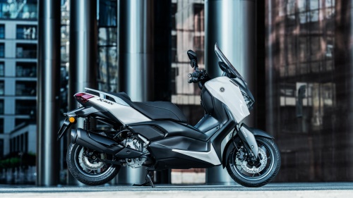 2025 XMAX 300 Tech MAX
