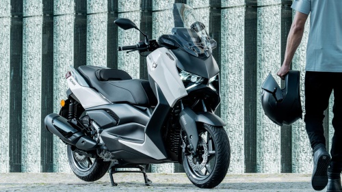 2025 XMAX 300 Tech MAX