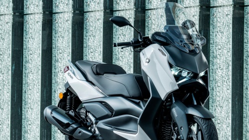 2025 XMAX 300 Tech MAX+