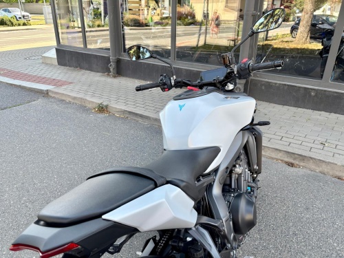 MT-09