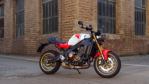 2025 XSR900