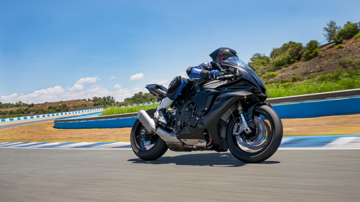2025 R1 RACE