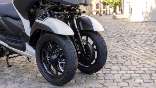 2026 Tricity 300 / Airbag