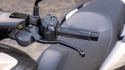 2026 Tricity 300 / Airbag