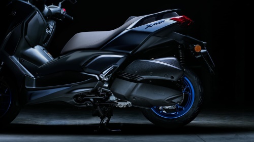 2023  XMAX 300