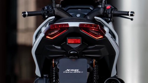 2025 XMAX 300 Tech MAX+