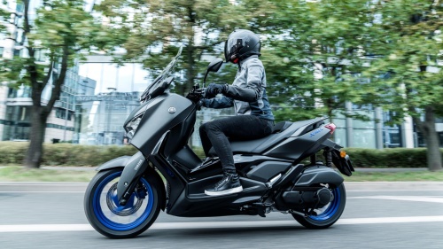2025 XMAX 125