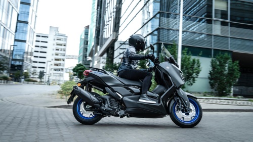 2025 XMAX 125