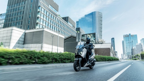 2025 XMAX 300 Tech MAX