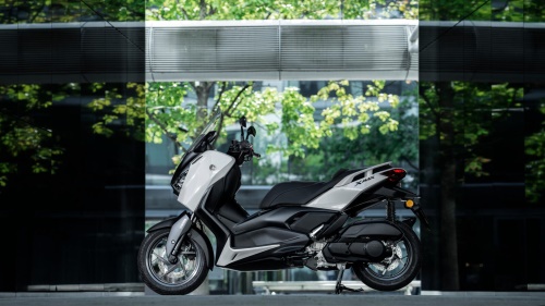 2025 XMAX 125 Tech MAX