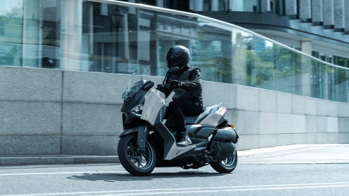 2025 XMAX 300 Tech MAX+