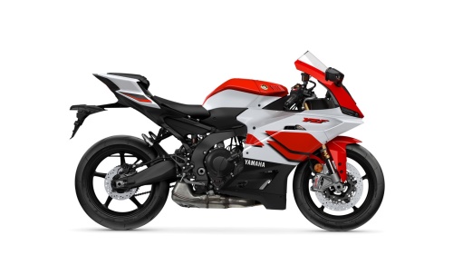 2026 R9 70th Anniversary · Bonus až 35 000 Kč · 5letá záruka