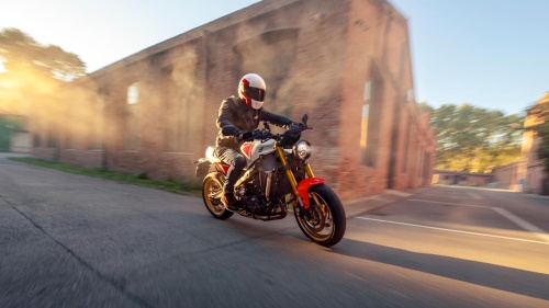2025 XSR900
