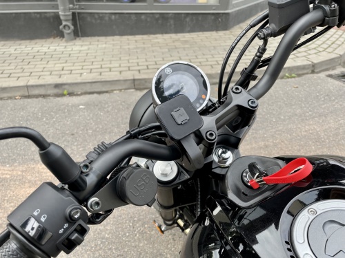 XSR125 Legacy + Akrapovič