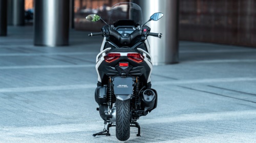 2025 XMAX 300 Tech MAX