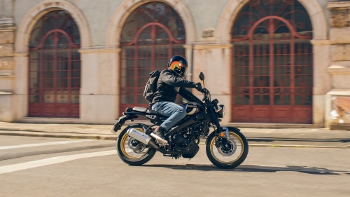2023 XSR125 Legacy