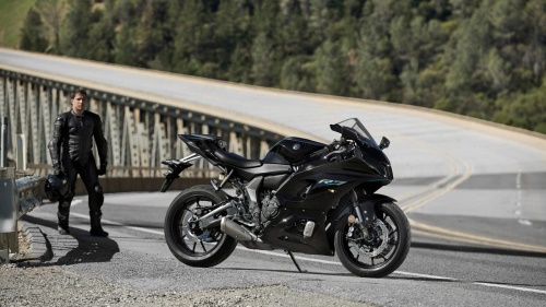 2023 R7