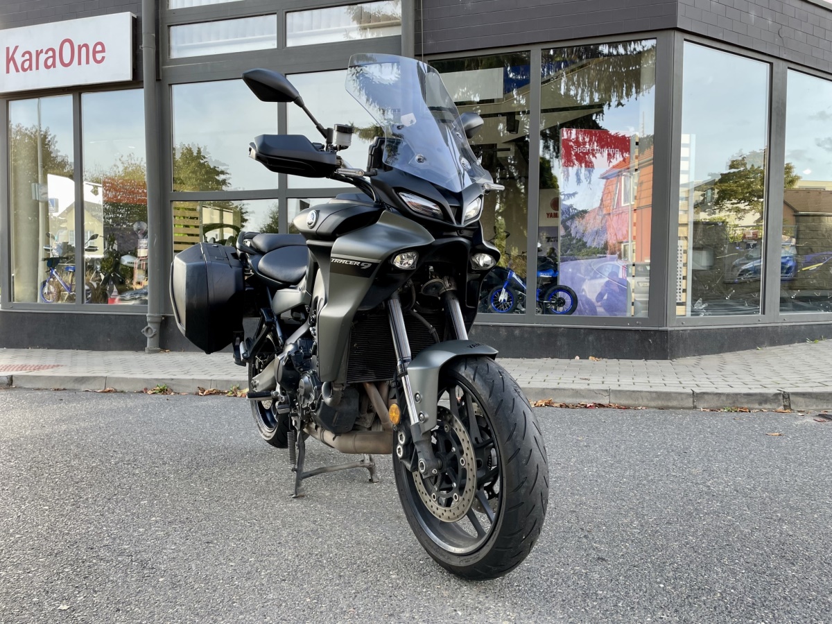 TRACER 9 + Boční kufry Tour