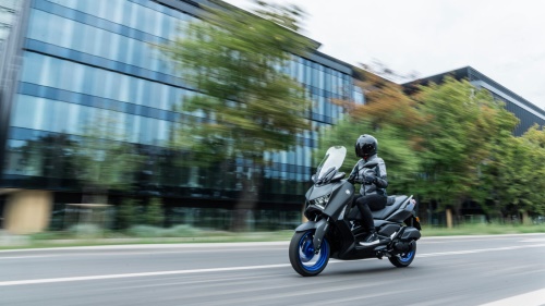 2025 XMAX 125