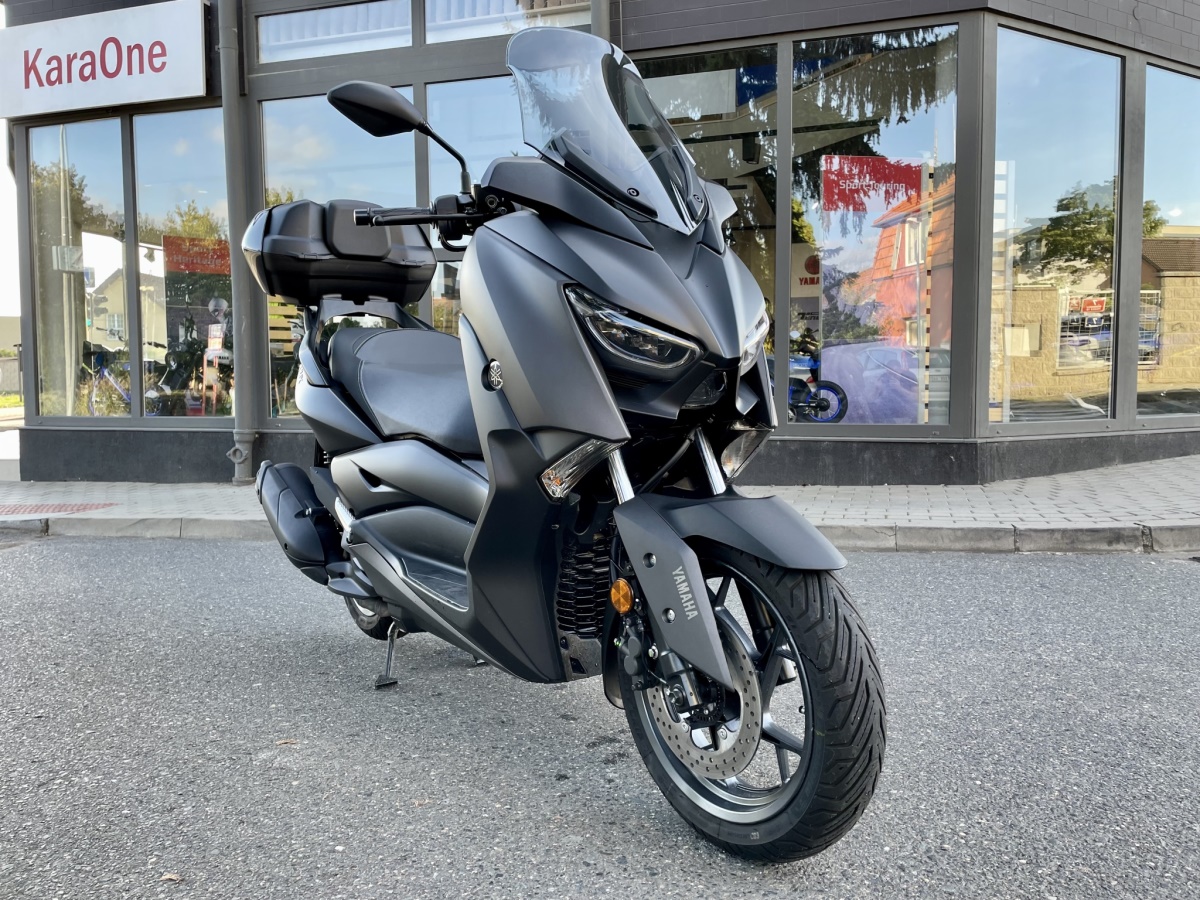 XMAX 125